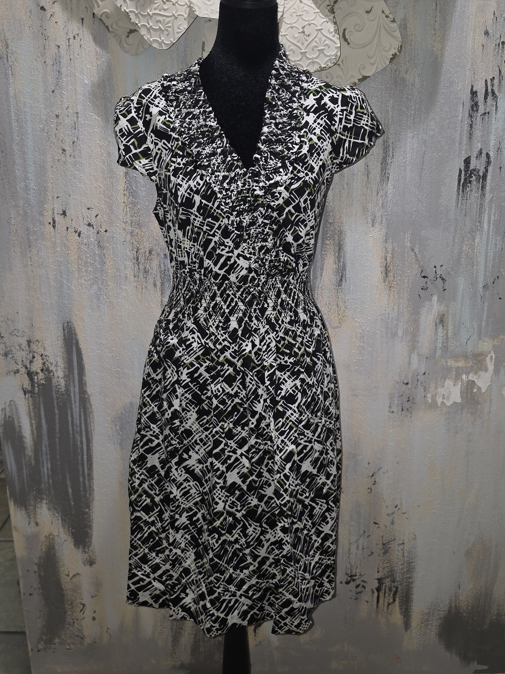 Tommy Hilfiger Black & White Abstract Print Ruffle Midi Dress Size Medium